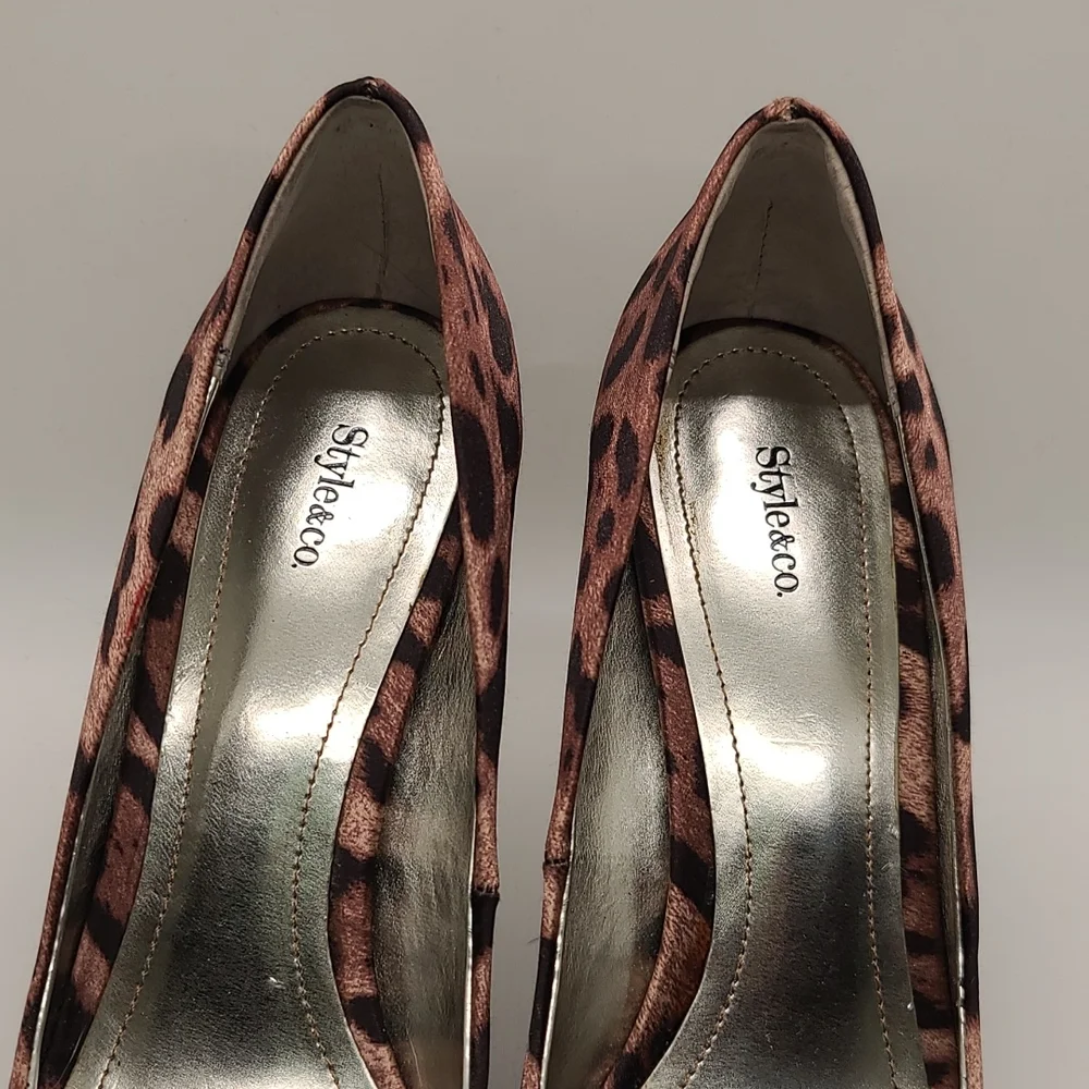 Heels - Picture 2 of 5